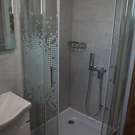 Zoo Misic Prenociste *