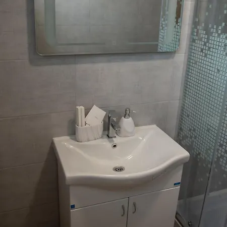 Zoo Misic Prenociste * Vranje