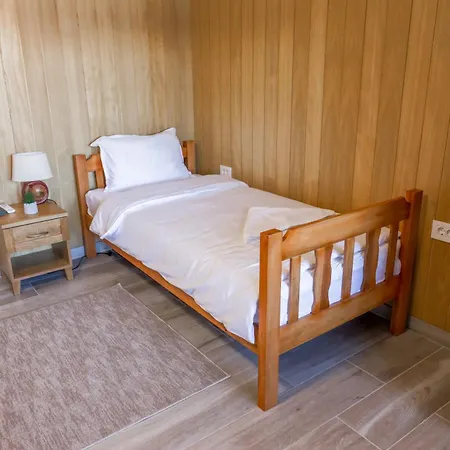 Zoo Misic Prenociste Otel